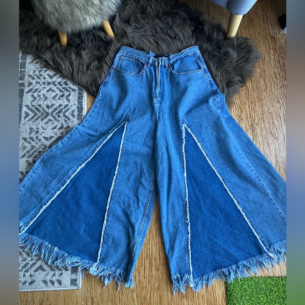 super wide leg frayed and patch worked Zara jeans